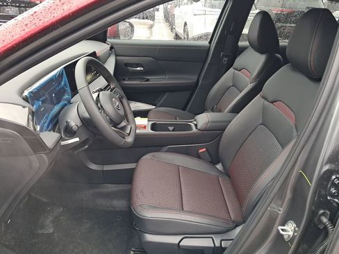 New 2026 Nissan Kicks SR w/ Cold Weather Package image 10