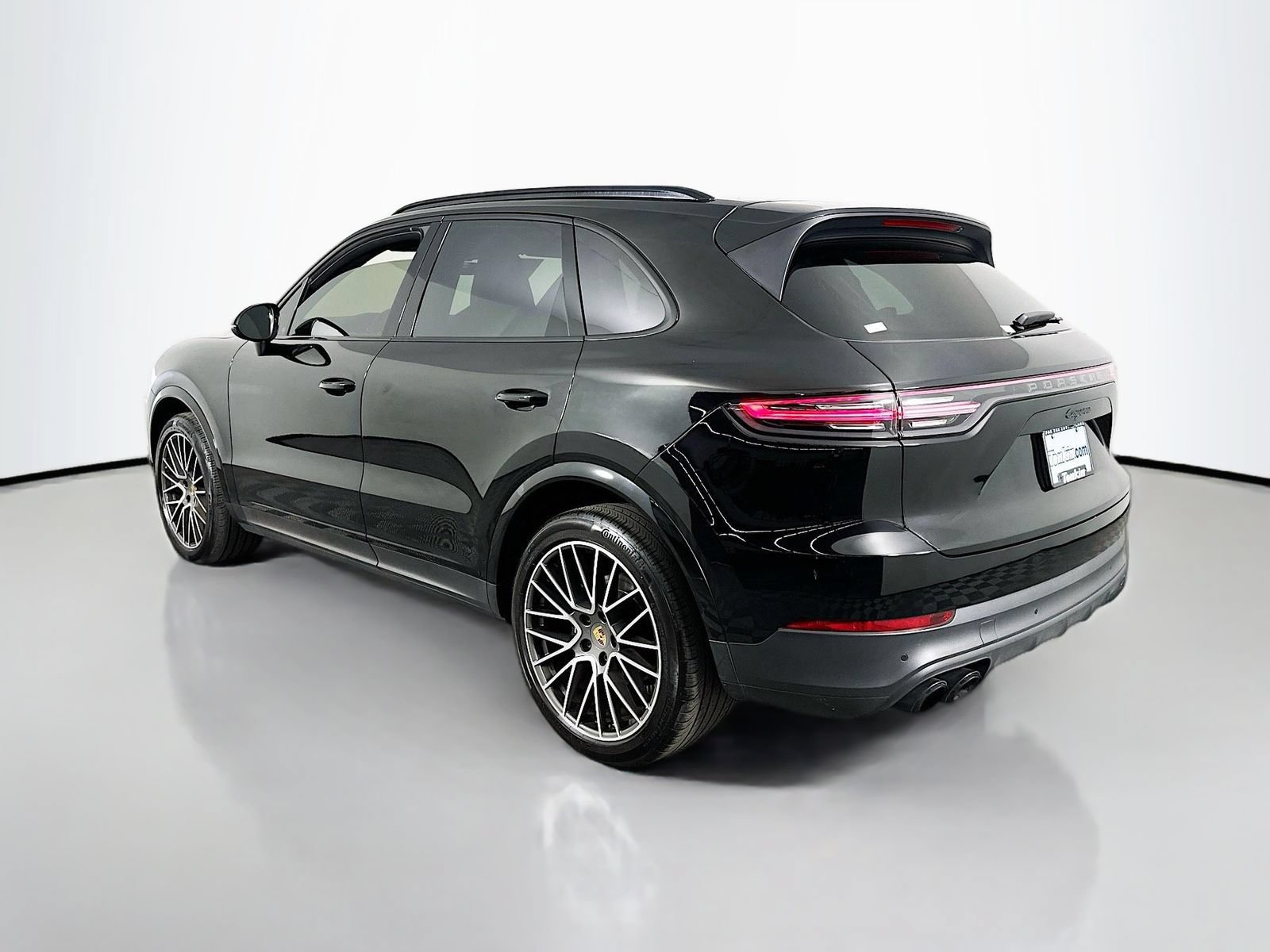 Used 2023 Porsche Cayenne AWD/4WD image 5