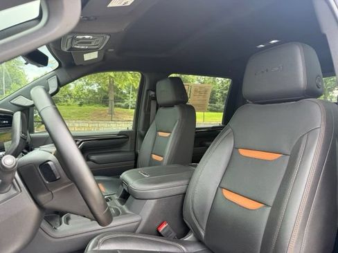 Used 2024 GMC Sierra 2500 AT4 w/ Technology Package AWD/4WD image 5