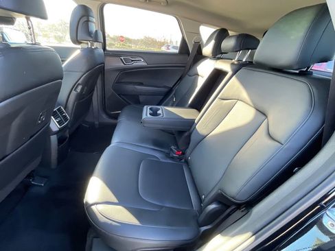 Used 2023 Kia Sportage SX image 21