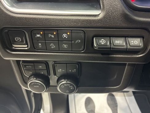 Used 2022 Chevrolet Tahoe High Country AWD/4WD image 20