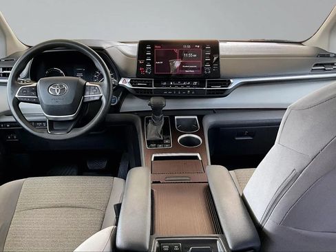 Used 2021 Toyota Sienna LE FWD image 7