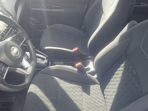 Used 2022 Nissan Kicks S FWD image 10
