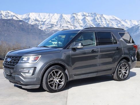 Used 2017 Ford Explorer Sport image 2