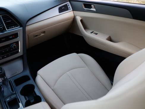 Used 2015 Hyundai Sonata SE image 22