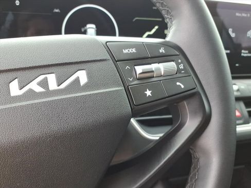 Used 2025 Kia K4 EX image 23