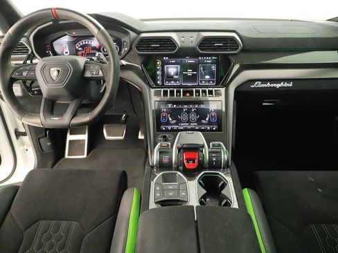 Used 2023 Lamborghini Urus Performante AWD/4WD image 18