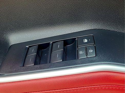 Used 2025 Toyota Highlander XSE AWD/4WD image 16