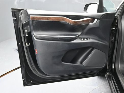 Used 2020 Tesla Model X Long Range image 44