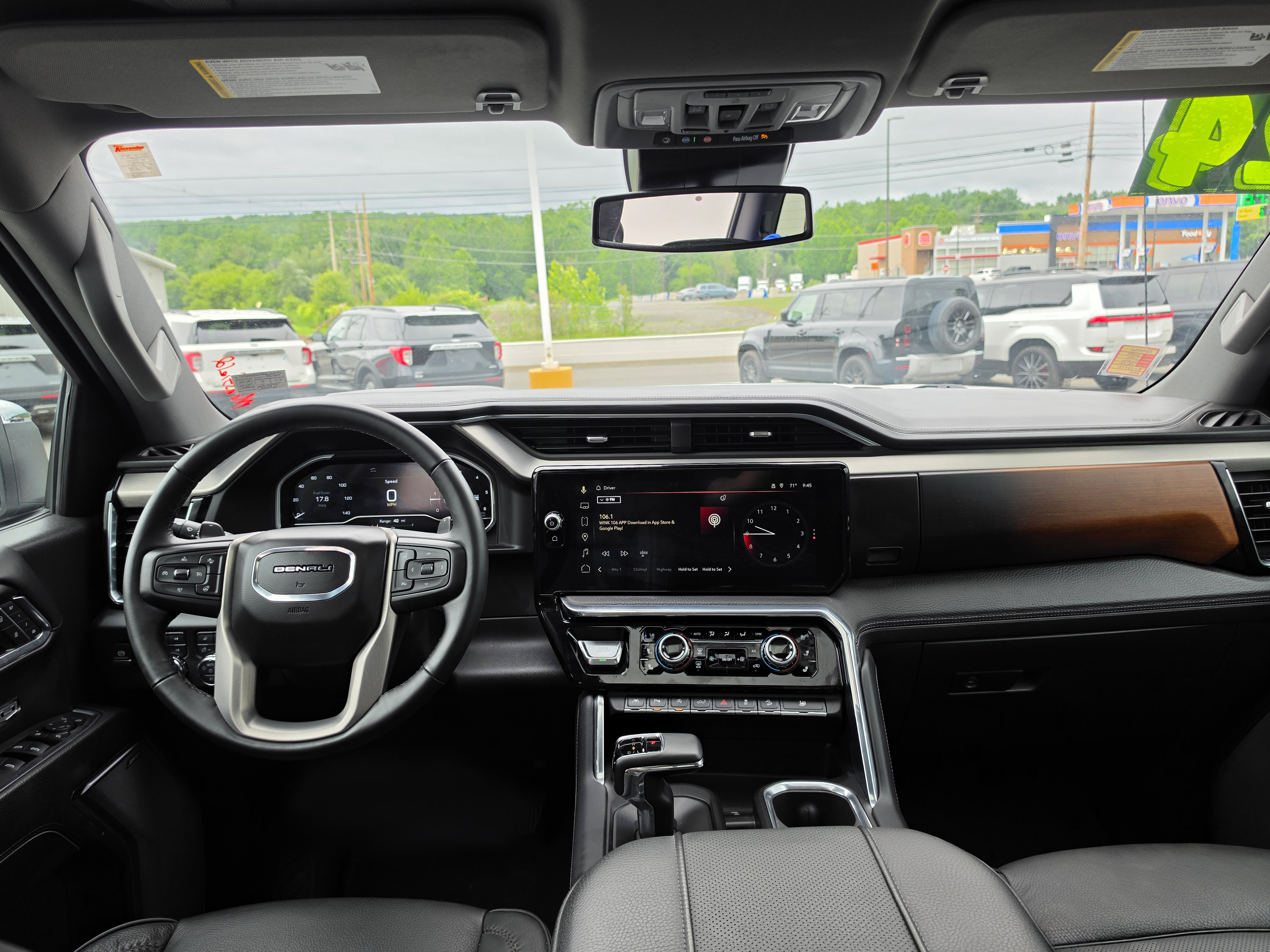 Used 2024 GMC Sierra 1500 Denali AWD/4WD image 16