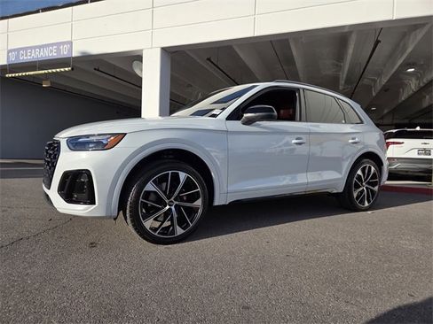 Used 2023 Audi SQ5 Premium Plus w/ Premium Plus Package image 2