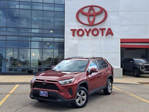 Used 2024 Toyota RAV4 XLE w/ Convenience Package AWD/4WD image 1