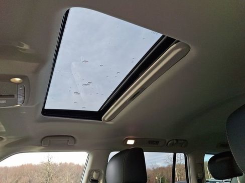 Used 2023 Nissan Armada Platinum w/ Captain's Chairs Package image 15