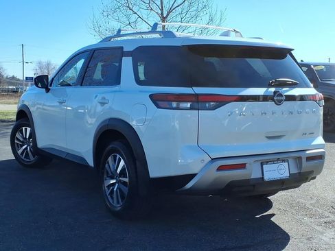 Certified 2024 Nissan Pathfinder SL AWD/4WD image 5