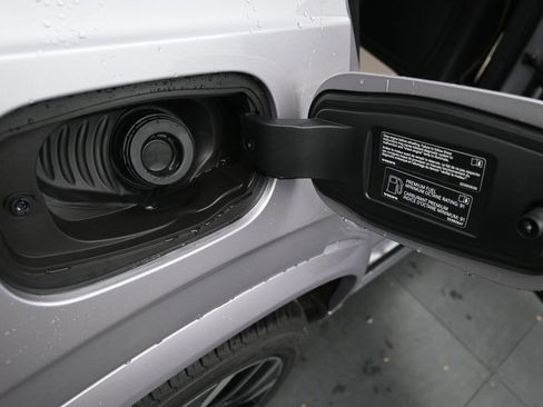 New 2026 Volvo XC90 B6 Plus w/ Protection Package Premier image 17