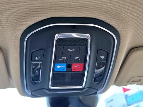 Certified 2022 Jeep Grand Cherokee Limited image 20