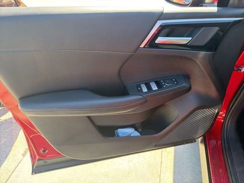 Used 2024 Mitsubishi Outlander SE image 19