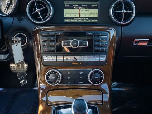 Used 2016 Mercedes-Benz SLK 300 image 21