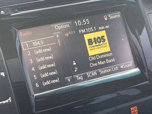 Used 2015 Toyota Camry XSE image 22