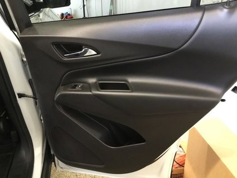 Used 2021 Chevrolet Equinox LT image 46