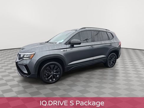 Used 2022 Volkswagen Taos S w/ IQ Drive S Package image 4