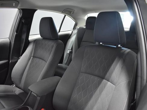 Used 2025 Toyota Corolla LE image 16