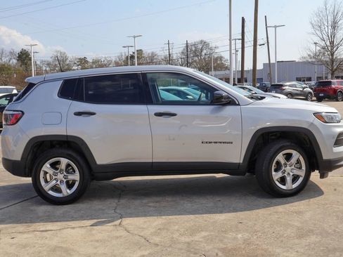 Used 2024 Jeep Compass Sport image 20