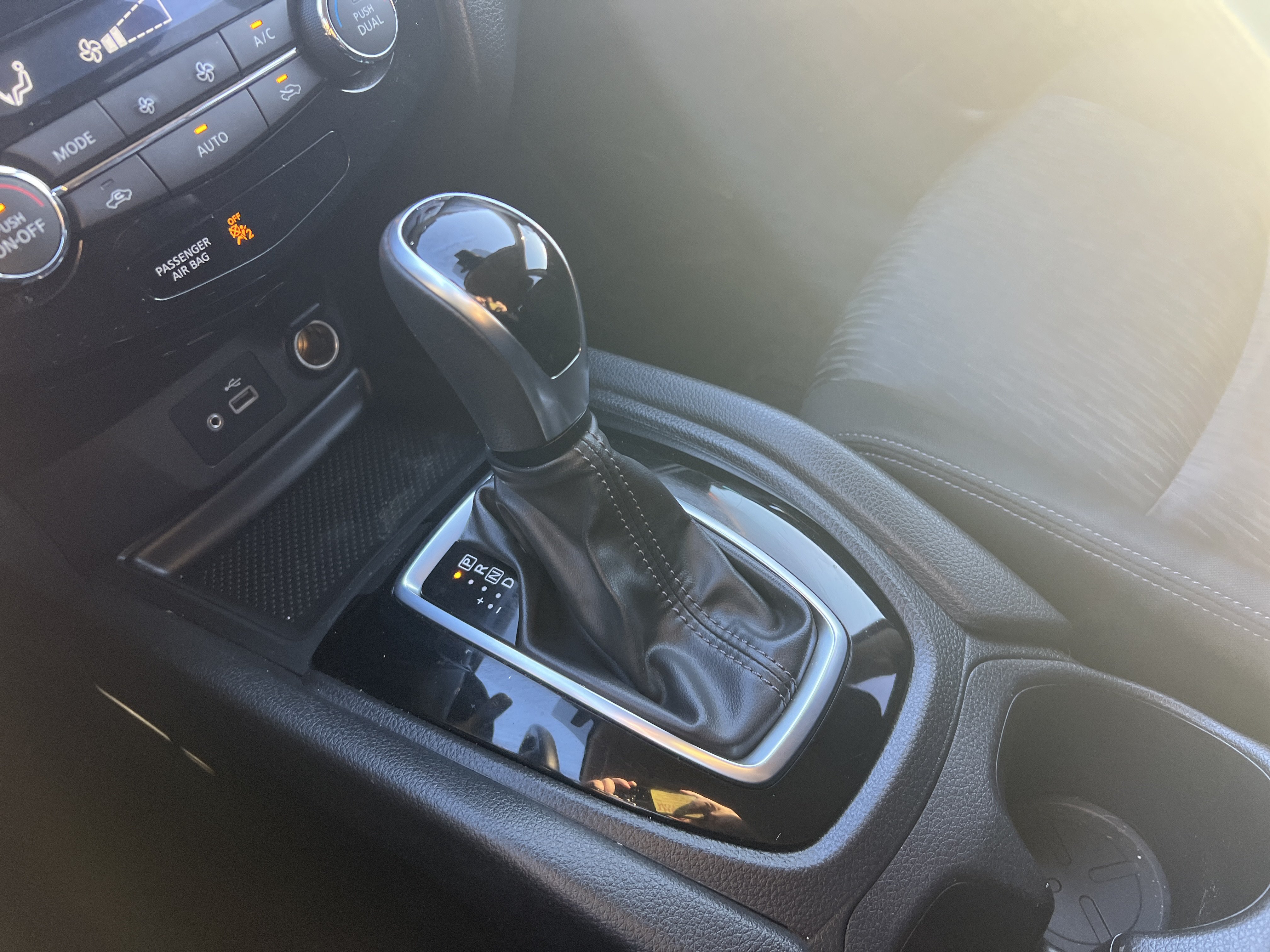 Used 2020 Nissan Rogue SV FWD image 20