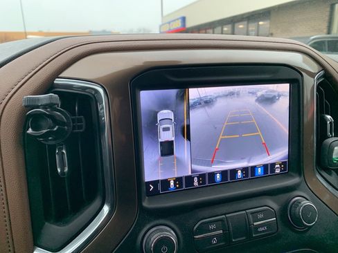 Used 2021 Chevrolet Silverado 1500 High Country image 12