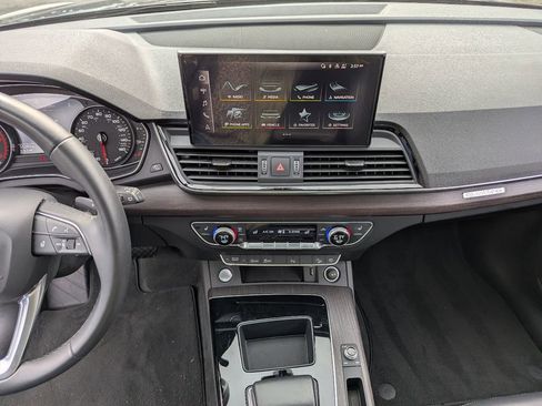 Used 2022 Audi Q5 2.0T Premium w/ Convenience Package image 17