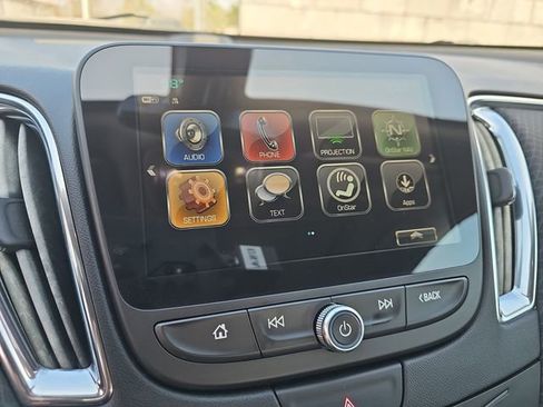 Used 2018 Chevrolet Malibu LT image 24