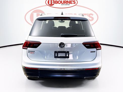 Used 2021 Volkswagen Tiguan SE AWD/4WD image 9