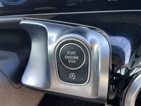 Used 2020 Mercedes-Benz GLB 250 4MATIC image 25