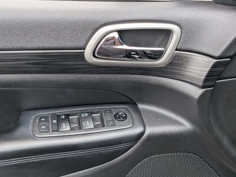 Certified 2021 Jeep Grand Cherokee Laredo X AWD/4WD image 11
