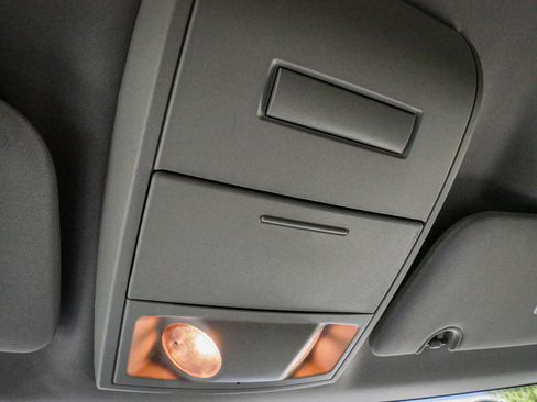 Used 2019 Dodge Grand Caravan SE w/ UConnect Hands-Free Group image 26