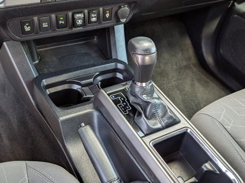 Used 2019 Toyota Tacoma TRD Sport w/ Technology Package RWD image 16