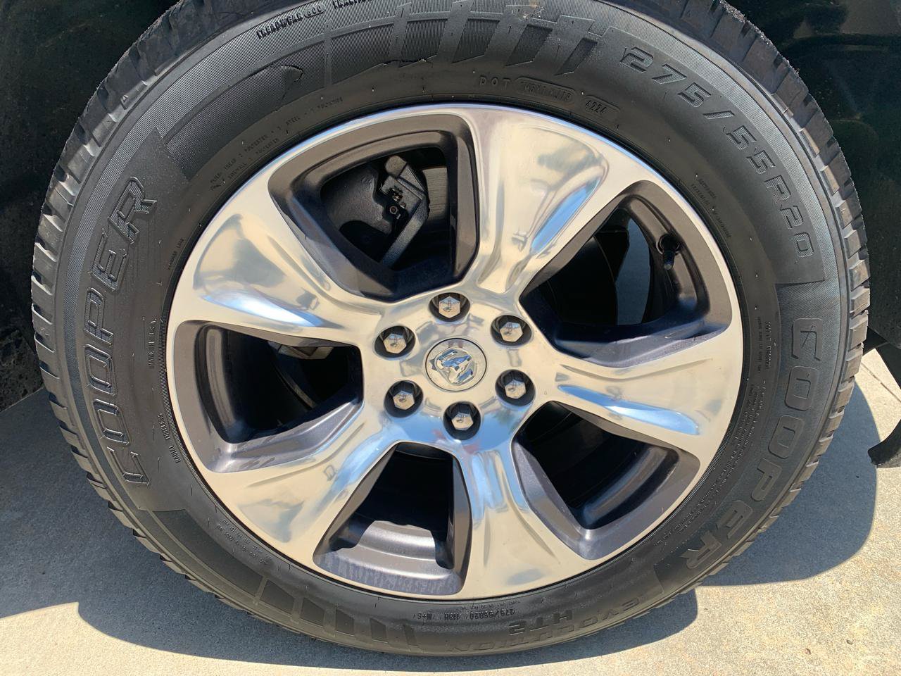 Used 2019 RAM 1500 Laramie AWD/4WD image 13