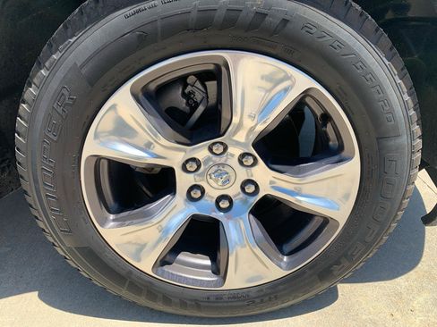 Used 2019 RAM 1500 Laramie AWD/4WD image 13