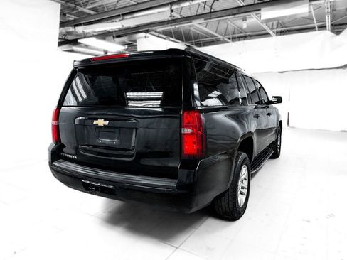 Used 2017 Chevrolet Suburban LT image 5