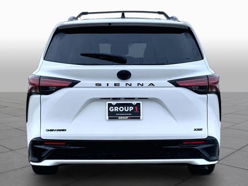 Used 2025 Toyota Sienna XSE w/ XSE Premium Package AWD/4WD image 5