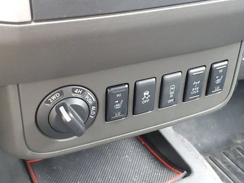 Used 2018 Nissan Frontier PRO-4X AWD/4WD image 17