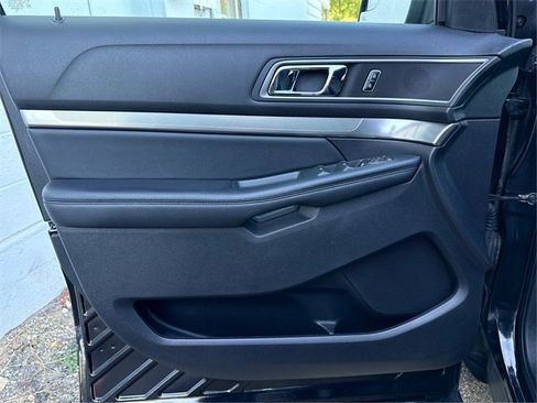 Used 2019 Ford Explorer XLT w/ Class III Trailer Tow Package image 21