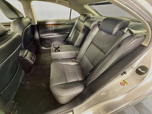 Used 2014 Lexus ES 350 w/ Luxury Package FWD image 26