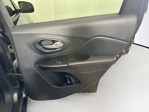 Used 2014 Jeep Cherokee Trailhawk w/ Leather Interior Group image 28