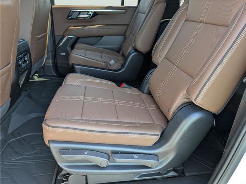 New 2026 Chevrolet Suburban High Country AWD/4WD image 20
