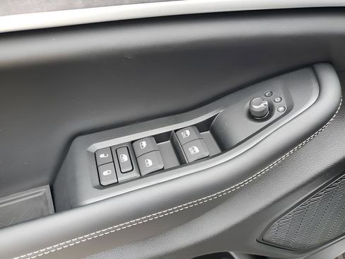 New 2026 Jeep Grand Cherokee Altitude image 28