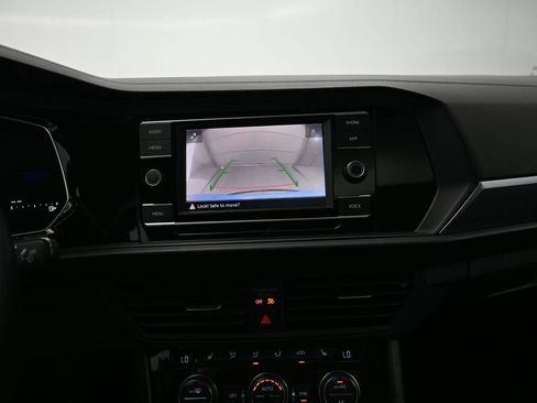 Used 2024 Volkswagen Jetta SE FWD image 21