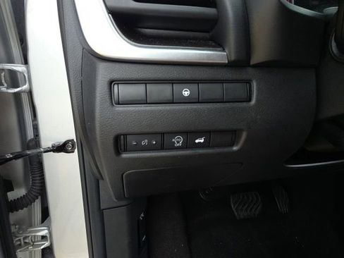 Used 2024 Nissan Rogue SV FWD image 14
