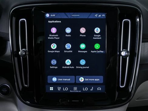 Certified 2026 Volvo XC40 B5 Plus AWD/4WD image 15
