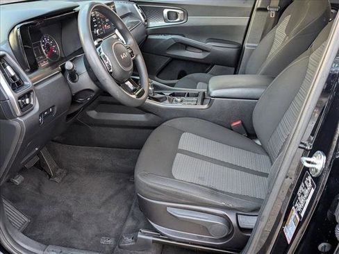 Used 2022 Kia Sorento LX image 15
